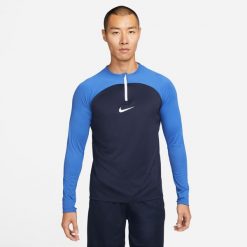 Bluza treningowa męska Nike Drifit Academy. Czerwone bluzy męskie Nike, m, bez wzorów, sportowe, bez ramiączek, bez kaptura. W wyprzedaży za 190.25 zł.