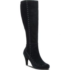 Kozaki CLARKS - Dalia Sierra 261349514 Black Suede. Czarne kozaki damskie Clarks, bez wzorów, z materiału, przed kolano, bez obcasa, na obcasie, bez zapięcia. W wyprzedaży za 439.00 zł.