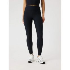 Damskie legginsy Björn Borg Studio. Czarne legginsy damskie Björn Borg, bez wzorów, z elastanu. Za 399.00 zł.