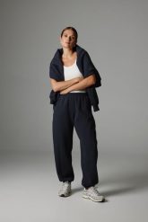 SPODNIE HARPER GRAFITOWE XS - Flawless. Szare spodnie materiałowe damskie Flawless, bez wzorów, z bawełny, sportowe. Za 359.00 zł.