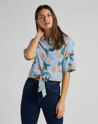 DAMSKA KOSZULA LEE KNOTTED RESORT SHIRT PISCINE L49XZMQE 112111150. Koszule damskie Lee, l, bez wzorów, bez kołnierzyka, bez ramiączek. Za 129.99 zł.