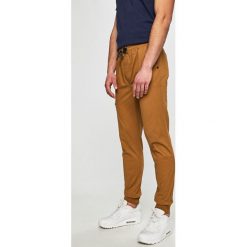 Haily's Men - Spodnie. Żółte spodnie materiałowe męskie Haily's Men, bez wzorów, z bawełny. W wyprzedaży za 89.90 zł.