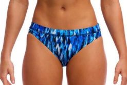 Bikini - dół od bikini Funkita Sports Brief Wing Streak. Niebieskie stroje kąpielowe damskie Funkita, l, bez wzorów, z elastanu. Za 129.00 zł.