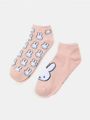 Skarpetki z nadrukiem Miffy - beżowy. Brązowe skarpetki damskie Sinsay, bez wzorów. Za 12.99 zł.