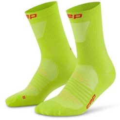 Damskie skarpety sportowe kompresyjne do połowy łydki PRO Run Ultralight CEP. Zielone skarpetki damskie CEP, bez wzorów, z elastanu. Za 114.00 zł.