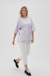 Bluza oversize fioletowa. Fioletowe bluzy damskie MOODO, l, bez wzorów, z bawełny, bez ramiączek, bez kaptura. W wyprzedaży za 49.99 zł.
