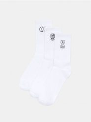 Prążkowane skarpetki 3 pack - biały. Białe skarpetki damskie Sinsay, bez wzorów, prążkowane. Za 15.99 zł.