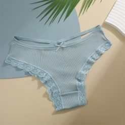 Figi z paseczkami i koronką na co dzień i okazje Vladena. Brązowe majtki damskie Intica, z koronki. Za 49.00 zł.