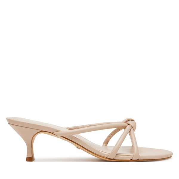 Klapki Guess. Brązowe klapki damskie Guess, z aplikacjami, bez obcasa, bez zapięcia. Za 339.99 zł.