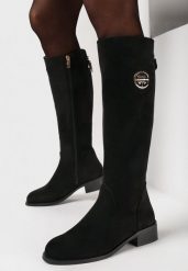 Czarne Kozaki przed Kolano na Niskim Słupku Belluxe. Czarne kozaki damskie Born2be, bez wzorów, przed kolano, bez obcasa, na płaskiej podeszwie, bez zapięcia. Za 149.99 zł.