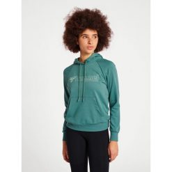 Damska bluza z kapturem Hummel Noni 2.0. Niebieskie bluzy damskie Hummel, s, bez wzorów, z bawełny, sportowe, bez ramiączek, z kapturem. Za 200.50 zł.