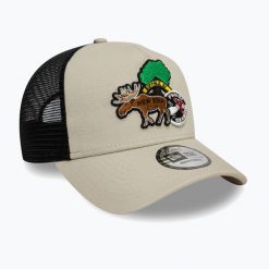 Czapka z daszkiem New Era NE Outdoor Patch Trucker. Brązowe czapki damskie New Era, bez wzorów. Za 139.99 zł.