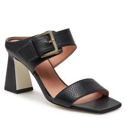 Klapki Pollini. Czarne klapki damskie Pollini, bez wzorów, bez obcasa, bez zapięcia. Za 1,779.00 zł.