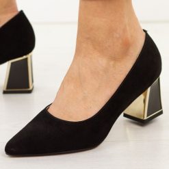 Czarne skórzane czółenka damskie Vinceza 66921. Czarne czółenka damskie VINCEZA, na jesień, bez wzorów, ze skóry, biznesowe, bez obcasa, na słupku, bez zapięcia. Za 249.00 zł.