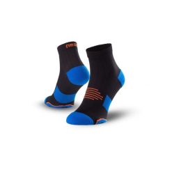 Bezszwowe skarpety do biegania MARATON Nessi Sportswear. Czarne skarpety męskie NESSI SPORTSWEAR, bez wzorów. Za 59.99 zł.