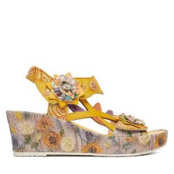 Sandały Laura Vita. Żółte sandały damskie Laura Vita, bez wzorów, bez obcasa, na koturnie, bez zapięcia. Za 449.99 zł.