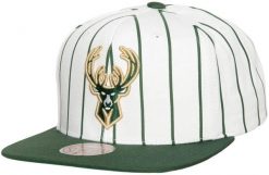 Czapka Mitchell & Ness NBA Retro Milwaukee Bucks Zielona. Zielone czapki damskie Mitchell & Ness, bez wzorów, z bawełny, retro. Za 159.99 zł.