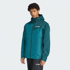 Kurtka Terrex Multi 2.5L Rain.Rdy. Zielone kurtki męskie Adidas, l, bez wzorów, z materiału, sportowe, bez kaptura. W wyprzedaży za 454.35 zł.