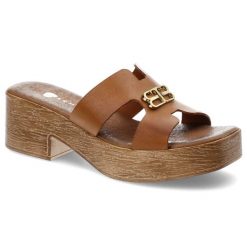 Brązowe Klapki Armodo Stylowe Obuwie Damskie Na Obcasie. Brązowe klapki damskie Armodo, na lato, bez wzorów, eleganckie, bez obcasa, na obcasie, bez zapięcia. Za 219.00 zł.