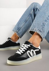 Czarne Sneakersy Kultowe Tenisówki Zdobione Abstrakcyjną Aplikacją Fendiva. Czarne trampki i tenisówki damskie Renee, z aplikacjami, z jeansu, bez zapięcia. Za 74.99 zł.
