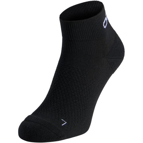 Skarpetki UNI ODLO Socks short ESSENTIAL. Czarne skarpetki damskie ODLO, bez wzorów, z meshu. Za 49.99 zł.