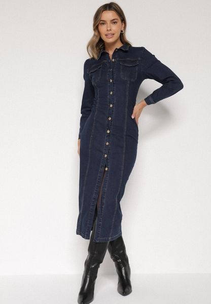 Granatowa Jeansowa Sukienka Koszulowa o Taliowanym Kroju Neveala. Niebieskie sukienki damskie Born2be, na co dzień, l, bez wzorów, z jeansu, klasyczne, bez kołnierzyka, bez ramiączek, midi, koszulowe. Za 189.99 zł.