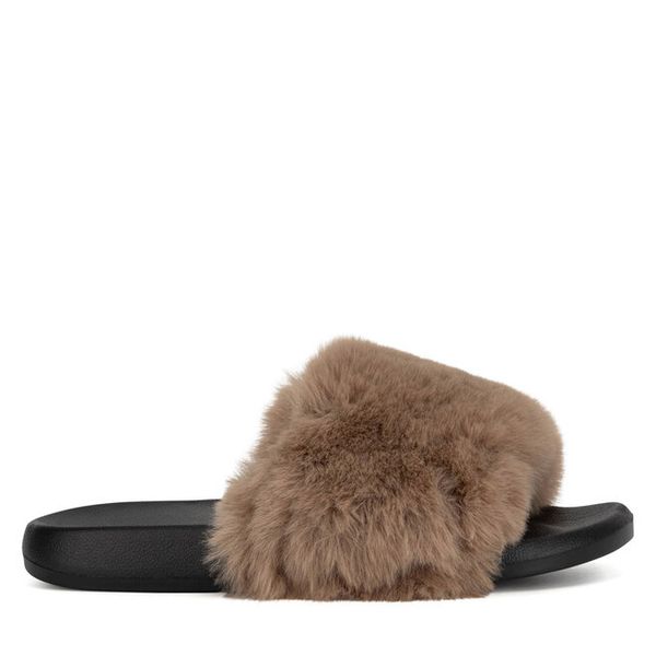 Klapki DeeZee. Brązowe klapki damskie DeeZee, bez wzorów, bez obcasa, bez zapięcia. Za 129.99 zł.
