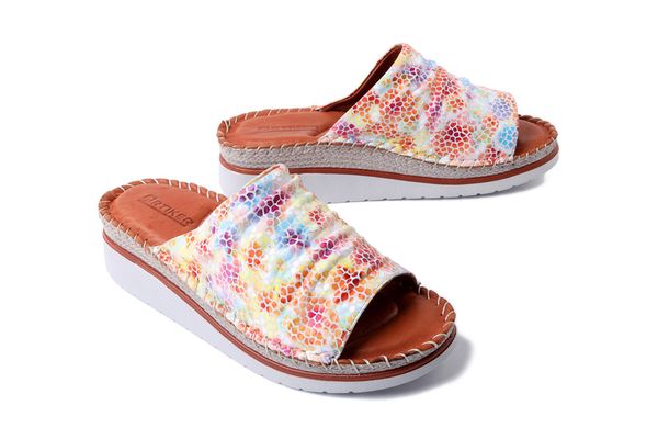 ARTIKER RELAKS 56C0348 kolorowy, klapki damskie. Klapki damskie Artiker Relaks, na lato, bez wzorów, bez obcasa, na koturnie, bez zapięcia. Za 204.90 zł.