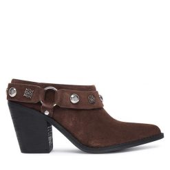 Klapki Guess. Brązowe klapki damskie Guess, z aplikacjami, bez obcasa, bez zapięcia. Za 674.99 zł.