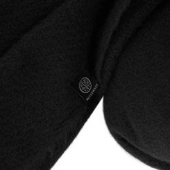 Szalik damski z frędzlami WINTER BETLEWSKI® czarny. Czarne szaliki damskie bez wzorów. Za 28.29 zł.