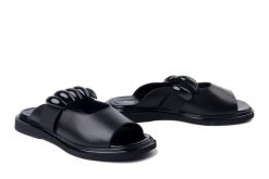 BOMBONELLA G019 507 107 czarny, klapki damskie. Czarne klapki damskie Bombonella, na lato, bez wzorów, ze skóry, bez obcasa, na obcasie, bez zapięcia. Za 242.17 zł.