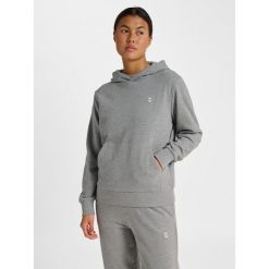 Bluza damska z kapturem Hummel Pulse. Szare bluzy damskie Hummel, na zimę, bez wzorów, bez ramiączek, z kapturem. Za 176.00 zł.