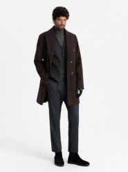 Dwurzędowy płaszcz męski z ozdobnymi guzikami – ciemnobrązowy V3 OM-COWC-0109 - XXL. Brązowe płaszcze męskie Ombre Clothing, l, bez wzorów, z materiału, eleganckie, bez kołnierzyka, bez kaptura. Za 299.99 zł.