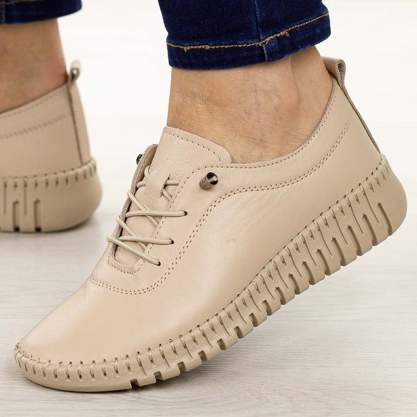 Beżowe skórzane półbuty damskie T.Sokolski 4000. Brązowe półbuty damskie Sokolski, na jesień, bez wzorów, z jeansu, biznesowe, z okrągłym noskiem, bez obcasa, na płaskiej podeszwie, bez zapięcia. Za 249.00 zł.