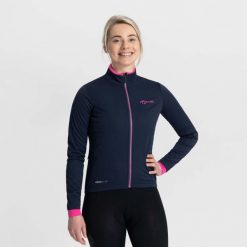 Kurtka rowerowa damska Rogelli Essential. Czerwone kurtki sportowe damskie Rogelli, s, bez wzorów, z gumy, bez ramiączek, bez kaptura, do biegania. Za 419.99 zł.