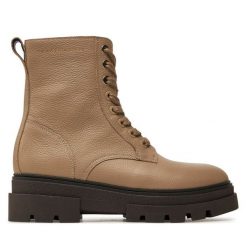 Botki Tommy Hilfiger. Brązowe botki damskie Tommy Hilfiger, bez wzorów, bez obcasa, na płaskiej podeszwie, bez zapięcia. Za 469.99 zł.