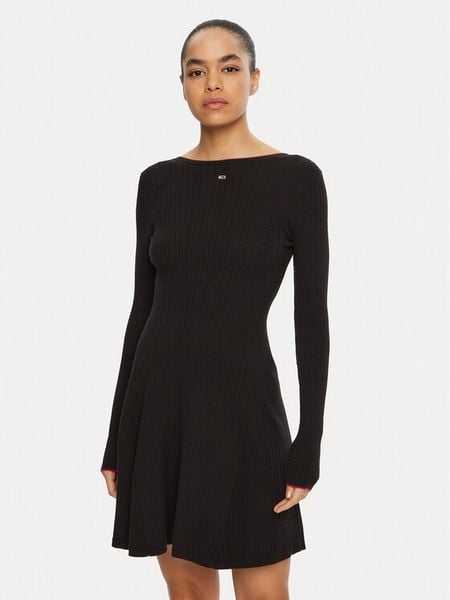 Tommy Jeans Sukienka dzianinowa DW0DW19469 Czarny Slim Fit. Czarne sukienki damskie Tommy Jeans, l, bez wzorów, z dzianiny, bez kołnierzyka, bez ramiączek. Za 279.99 zł.