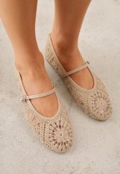 Ciemnobeżowe Ażurowe Balerinki VICES w Stylu Boho z Paskiem z Klamerką Phepheu. Brązowe balerinki damskie Born2be, w ażurowe wzory, z jeansu, boho, bez obcasa, bez zapięcia. Za 99.99 zł.