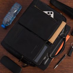 Torba męska skórzana na ramię laptopa duża biznesowa czarna Beltimore N07. Czarne torby na laptopa damskie bez wzorów. Za 359.90 zł.