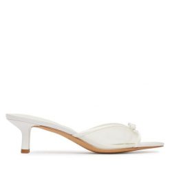 Klapki Aldo. Białe klapki damskie Aldo, bez wzorów, bez obcasa, bez zapięcia. Za 359.99 zł.