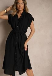 Czarna Koszulowa Sukienka z Wiskozy Ozdobiona Paskiem Rinalitia. Czarne sukienki damskie Renee, na spotkanie biznesowe, na lato, l, bez wzorów, z wiskozy, boho, bez kołnierzyka, bez ramiączek, midi, kopertowe. Za 84.99 zł.