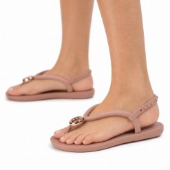 Sandały damskie Ipanema 83415 CLASS UNA FEM. Czerwone sandały damskie Ipanema, bez wzorów, z materiału, bez obcasa, bez zapięcia. Za 69.00 zł.