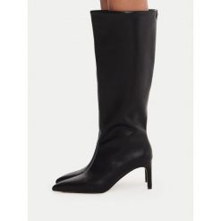 Kozaki Nine West. Czarne kozaki damskie Nine West, bez wzorów, bez obcasa, na szpilce, bez zapięcia. Za 329.99 zł.