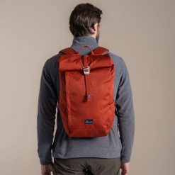 Klasyczny plecak Craghoppers Kiwi II. Czerwone plecaki męskie Craghoppers, bez wzorów, z materiału, eleganckie. Za 258.00 zł.