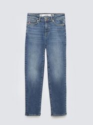 Jeansy damskie z krótką nogawką niebieskie Adela Cropped 296. Niebieskie jeansy damskie BIG STAR, bez wzorów, z denimu, klasyczne, krótkie. Za 299.99 zł.