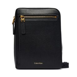 Saszetka Calvin Klein. Czarne torby na ramię męskie Calvin Klein, małe. Za 409.99 zł.