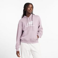 Bluza damska New Balance WT41504ICW – różowa. Czerwone bluzy damskie New Balance, s, bez wzorów, z bawełny, klasyczne, bez ramiączek, bez kaptura. Za 169.99 zł.