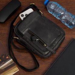 Torba męska skórzana na ramię mała listonoszka czarna nubuk Beltimore N21. Czarne torby na ramię męskie z nubiku, na ramię, małe. Za 135.99 zł.