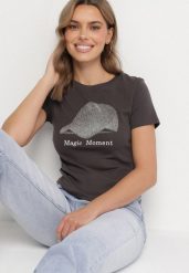 Ciemnoszary T-shirt z Bawełny z Nadrukiem Czapki i Cyrkoniami Penilna. Szare t-shirty damskie Born2be, m, bez wzorów, z bawełny, klasyczne, bez kołnierzyka, bez ramiączek. Za 34.99 zł.