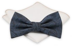 Ciemna Niebieska Mucha z Białą Poszetką -CHATTIER- Męska, Brązowy Wzór Paisley. Niebieskie krawaty i muchy Chattier, bez wzorów, eleganckie. Za 59.00 zł.